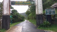 Pintu masuk Taman Nasional Gunung Halimun.