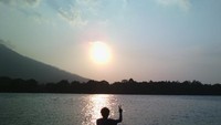 Menikmati sunset
