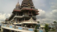 Gerje ini bentuknya seperti Kuil Hindu di India