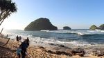 Selain Alam Hijau, Malang juga Punya Pantai Gua China