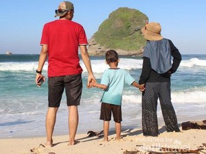 Selain Alam Hijau, Malang juga Punya Pantai Gua China