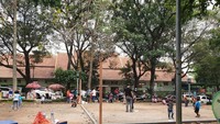Menikmati suasana di Taman Superhero Cihapit Bandung