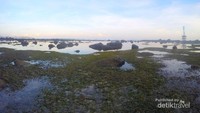 Pemandanga Pantai Pidakan yang mengarah langsung ke Samudera Hindia