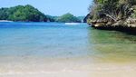 Selamat Pagi dari Pantai Teluk Asmoro Malang