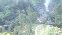 Kontur jalanan di kompleks Candi Gedong Songo