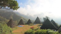 Suasana pagi hari di Desa Wae Rebo
