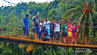 Jembatan Gantung di Desa Sawarna