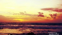 Sunset di Pantai Tanjung Layar - Desa Sawarna