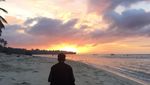 Senja Romantis di Pantai Kaluku
