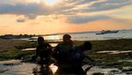 Senja Spesial di Pantai Pasir Panjang, Kupang