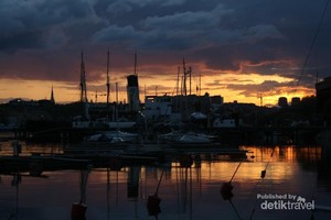 Senja Tenggelam dengan Indah di Stockholm