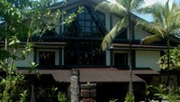 Rimba Papua terlihat dari bagian depan