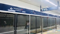 Petunjuk arah MRT di arahkan secara jelas.