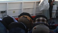 Kami melakukan salat Gerhana