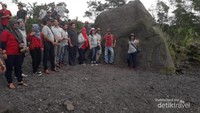 Batu berukuran besar ini disebut batu alien