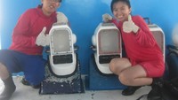 Ini helm kedap air yang digunakan pada saat seawalker