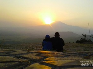 Sensasi Wisata Langit ala Gunung Panten di Majalengka