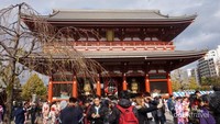 Sensoji Temple selalu ramai oleh pengunjung