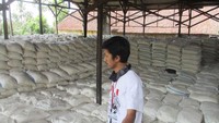 Ratusan ton belerang disimpan di sini