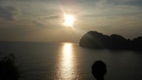 Matahari terbenam di Puncak Harapan