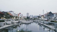 Tampilan Kali Besar saat sore hari juga tidak kalah dibandingkan dengan siang hari