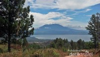 Gunung yang menghampar