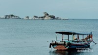 Pemandangan dari Pantai Tanjung Kelayang