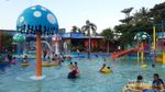 Seru! Bisa Main Air dan Salju di Waterpark Semarang Ini