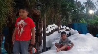 Wahana salju di Water n Snow Gubug