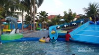 Area prosotan di kolam anak