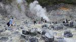 Seru! Bisa Turun Langsung ke Kawah Tangkuban Perahu