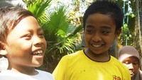 Anak-anak tanoker yang belajar dan bermain bersama komunitas Tanoker.