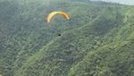 Seru! Main Paralayang dari Gunung Mantantimali di Palu