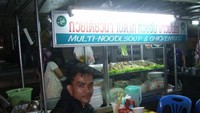Menikmati Sup Thailand di Depan Terminal Hat Yai
