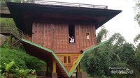 Rumah anti gravity  yang seru!