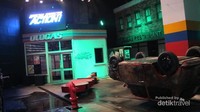Mobil terbalik seusai pertunjukan