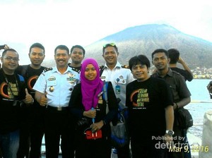 Serunya Aktivitas Melihat Gerhana Matahari di Atas Kapal Bakamla