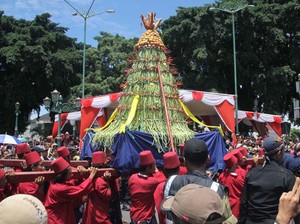 Serunya Berebut 7 Gunungan Gerebek Mulud Keraton Yogya