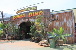 Serunya Dunia Dinosaurus di Jungleland