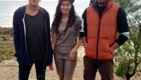 saya dan 2 host super kocak bin usil - Vicky & Densu