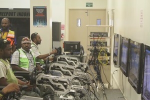 Serunya Latihan Mengendarai Truk Raksasa di Papua