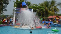 Kolam akhir ember tumpah