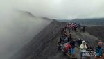 Serunya Mendaki Gunung Bromo di Akhir Pekan