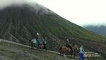 Serunya Mendaki Gunung Bromo di Akhir Pekan