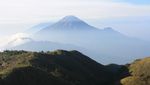 Serunya Mendaki Gunung Prau di Kawasan Dieng