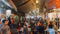 Suasana malam di Jalan Sudirman