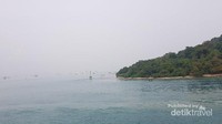 Pemandangan di atas Dek Kapal Fery.