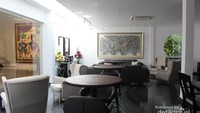 Ruang tunggu di bagian dalam museum.