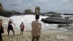 Si Ganas yang Cantik Pantai Klayar