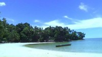 Pantai Pasir Putih (sumber: worldisbeauty.com)